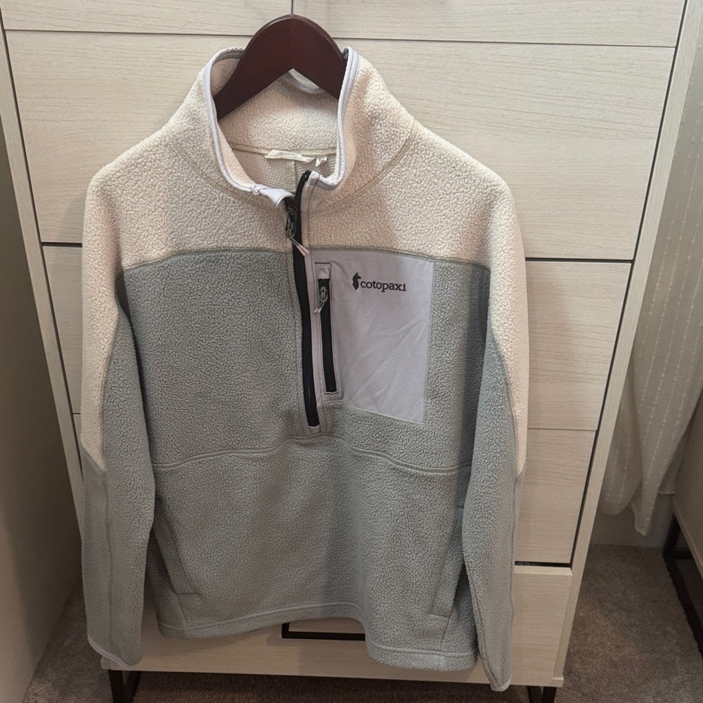 Cotopaxi Zip-Up Sweater in Green and Cream